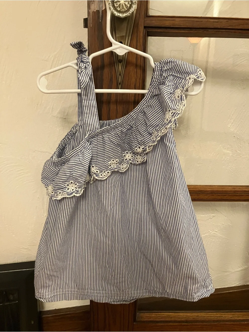 Girls Cat & Jack asymmetrical cotton top M 7/8